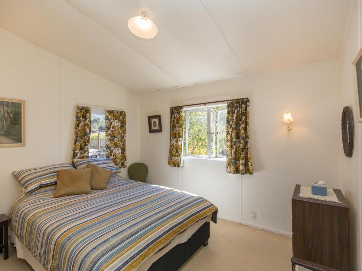 Southern Lakes Sweetie - Albert Town Bach Wanaka Exterior photo